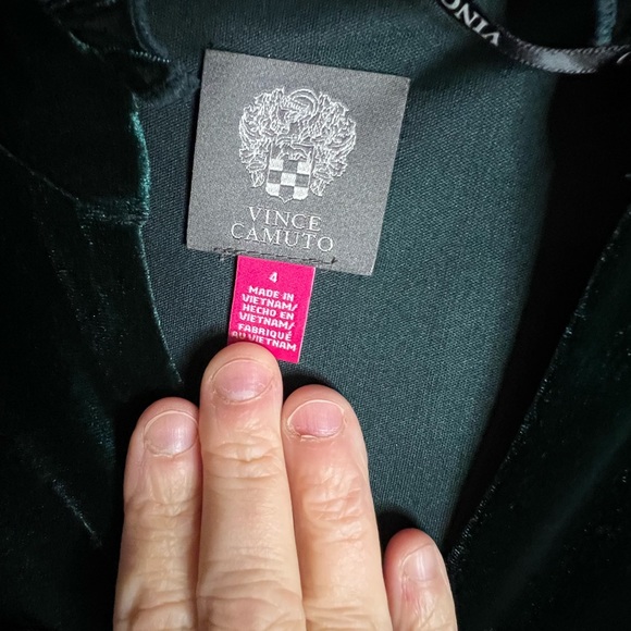 185. Vince Camuto Puff Sleeve Velvet tiered dress size 4 in hunter green - Picture 6 of 6